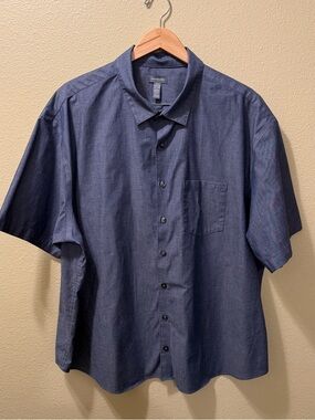 Men’s 2XL 19-19.5 Van Heusen Blue Short Sleeve Button Up Shirt